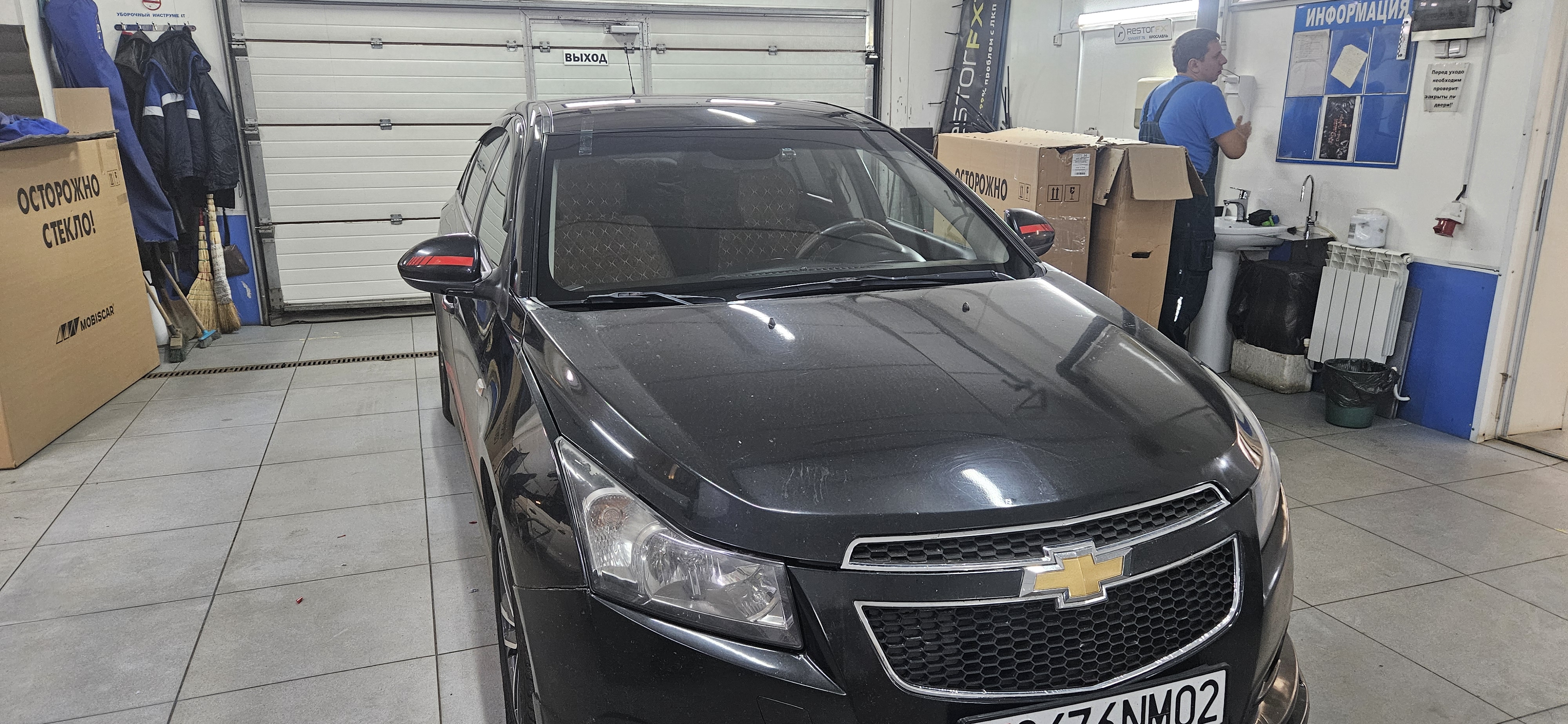 Установка лобового стекла на автомобиль CHEVROLET Cruze
