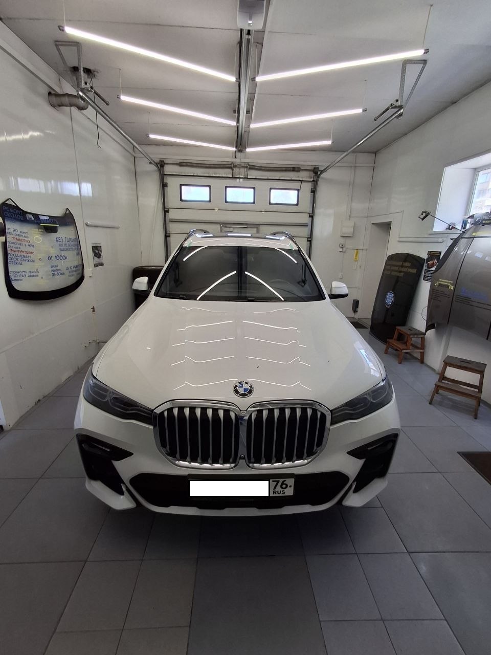 Замена лобового стекла на BMW X7
