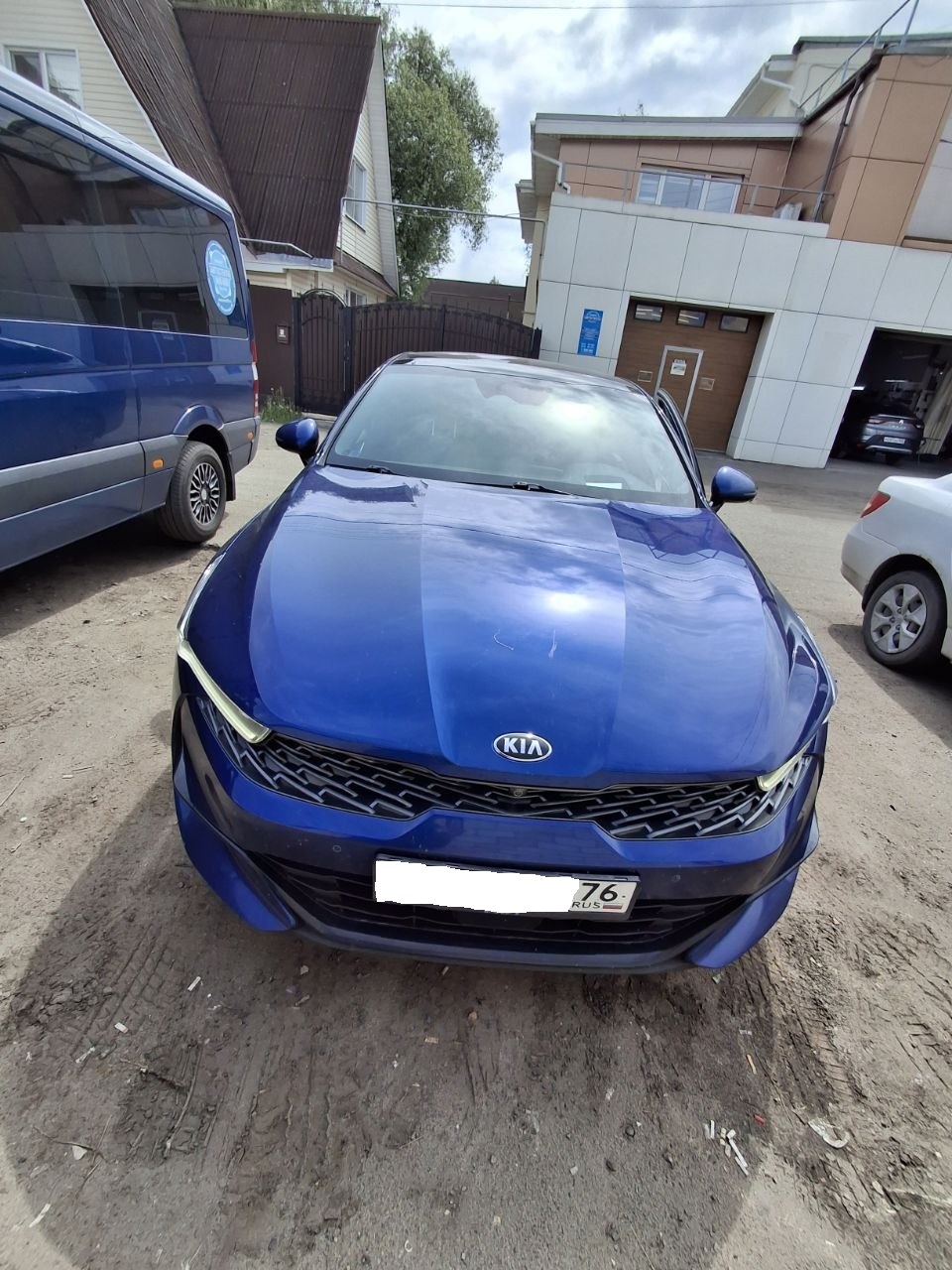 Лобовое стекло на Kia K5