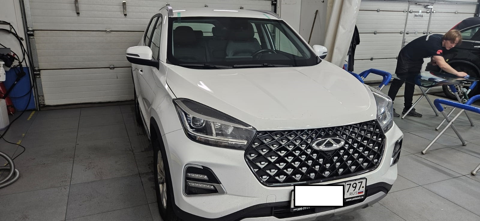 Замена лобовых стекол на Chery