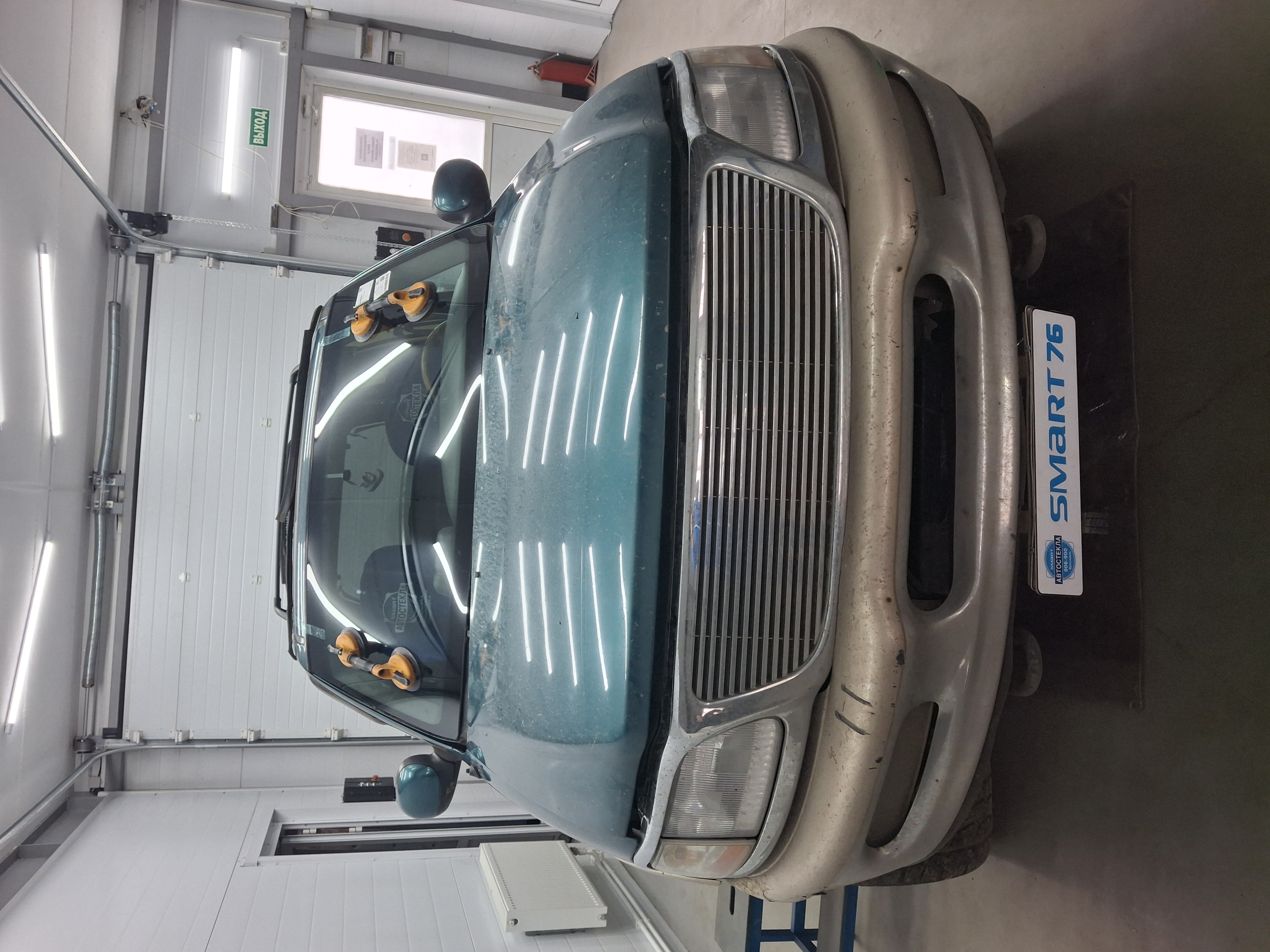  Поменяли лобовое стекло на Ford Expedition! 