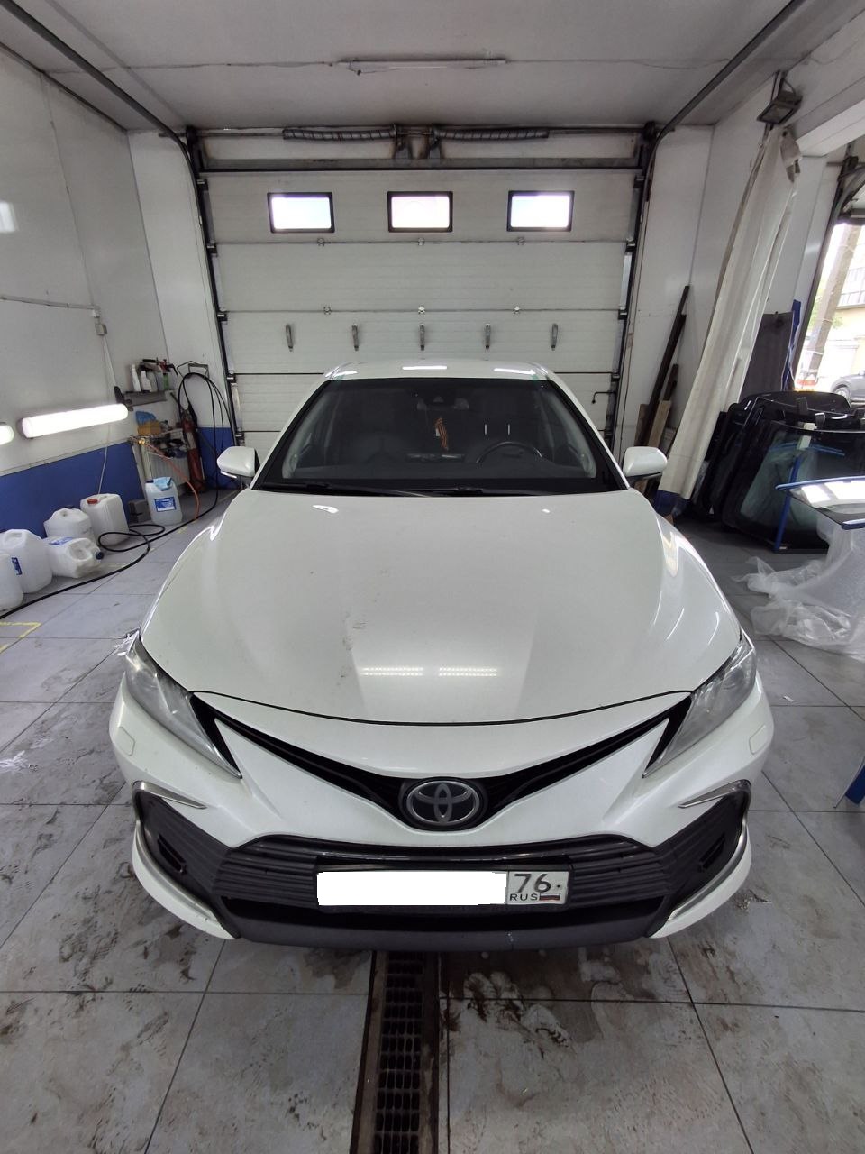 Замена лобового стекла на Toyota: Когда и как это сделать правильно
