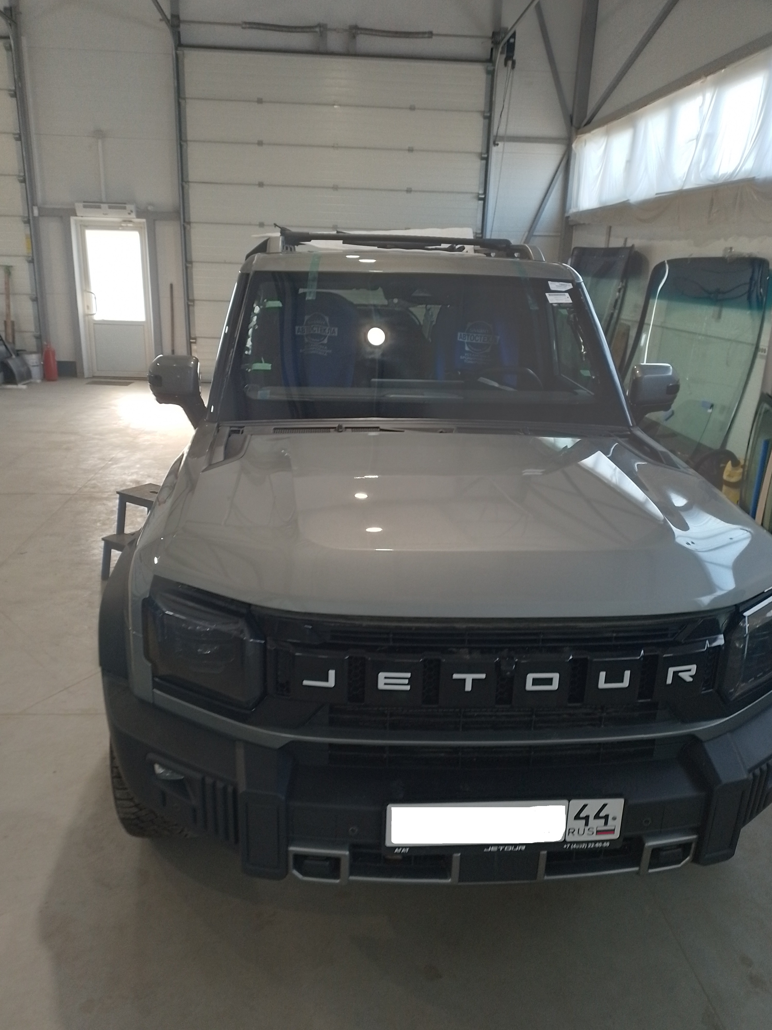 Замена лобового стекла JETOUR T2