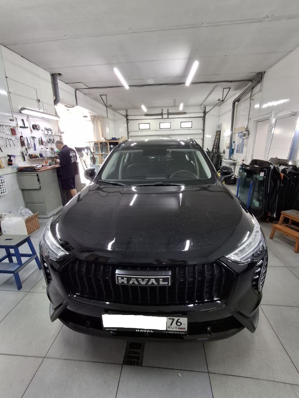 Замена лобового стекла на новенький HAVAL JOLION