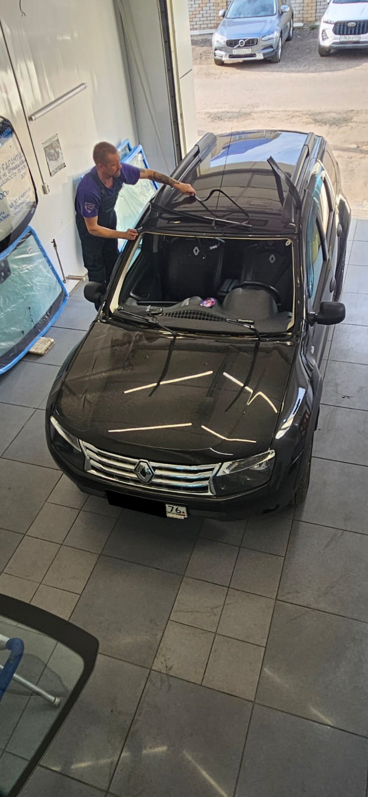 Заменили лобовое стекло на Renault Duster 🚙