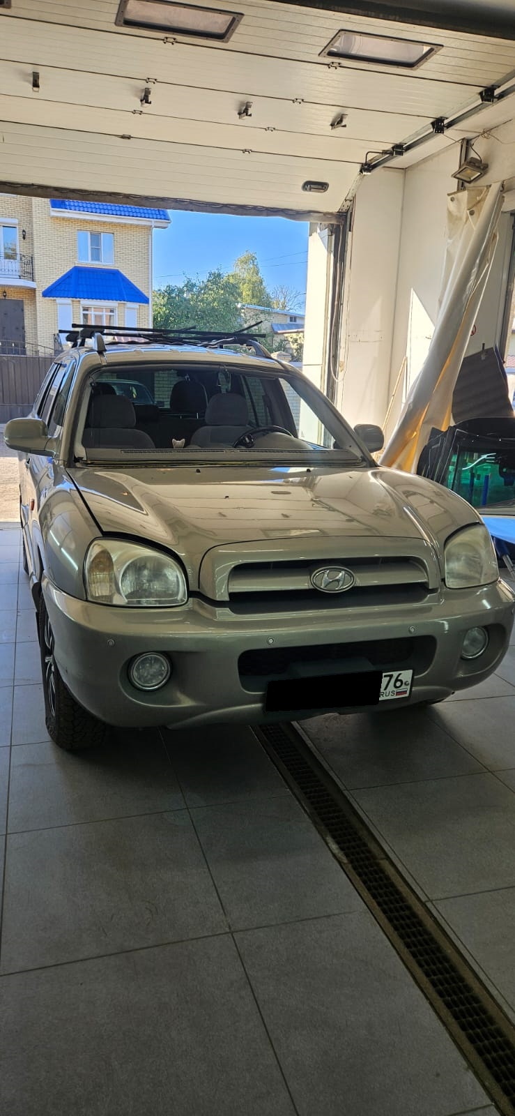 Замена лобового стекла на Hyundai Santa Fe  