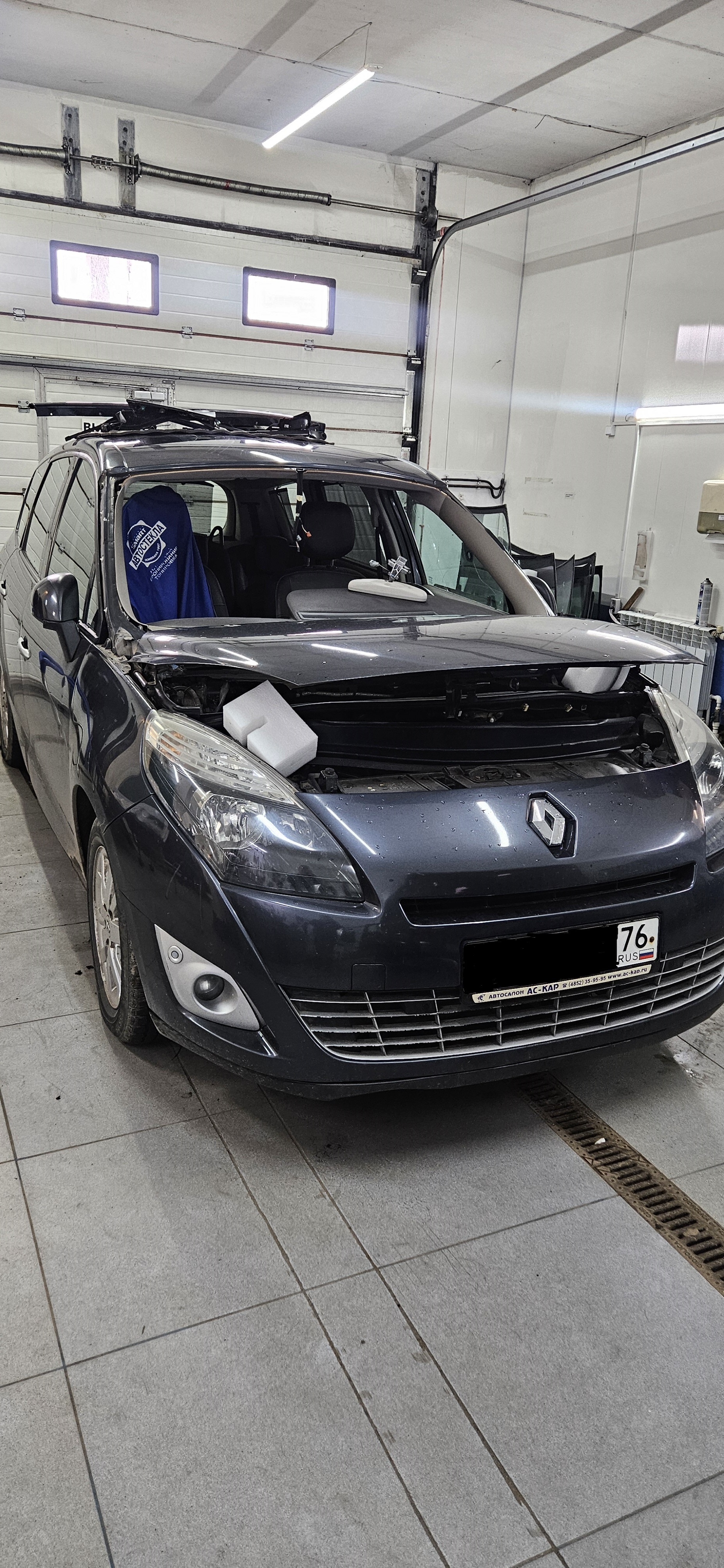 Замена лобового стекла на Renault Grand Scenic