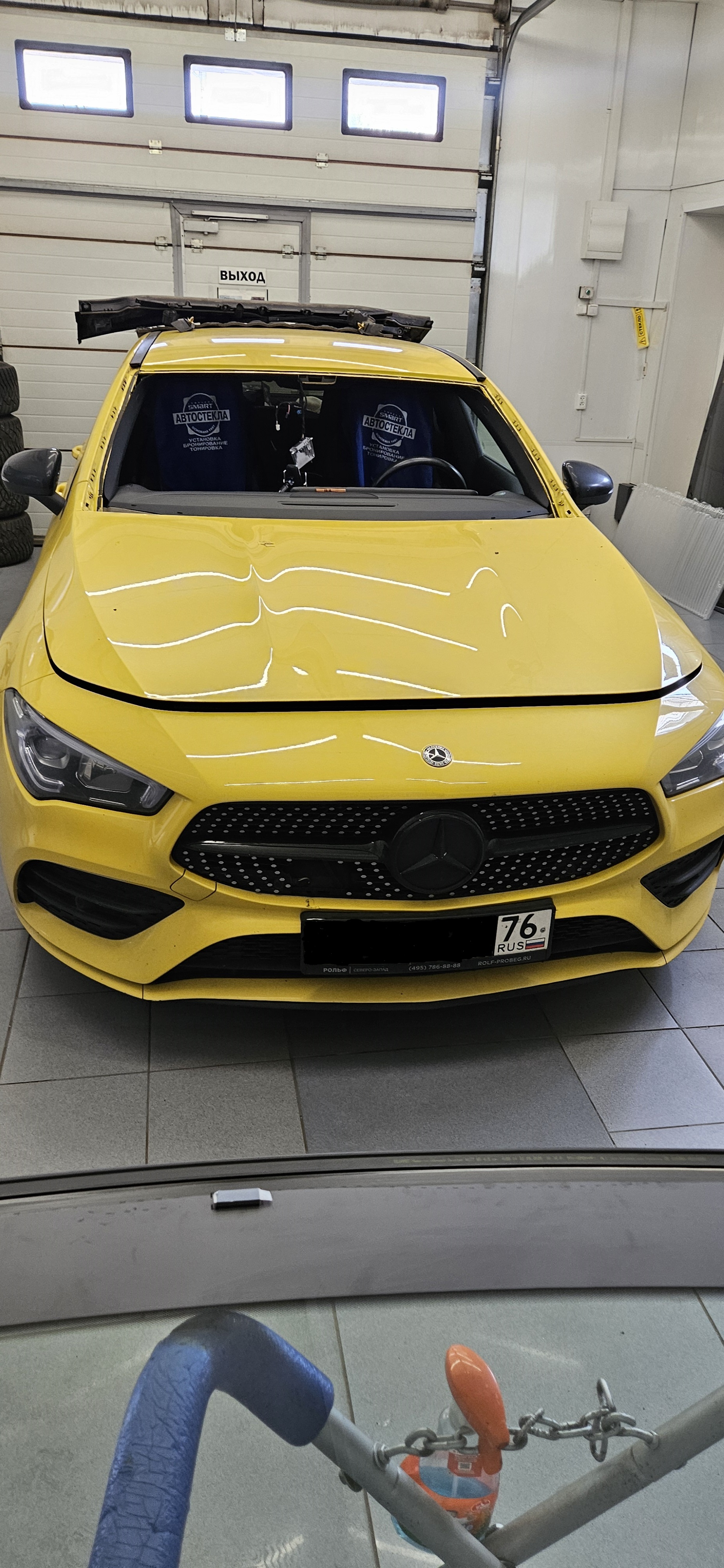 Замена лобового стекла на Mercedes CLA