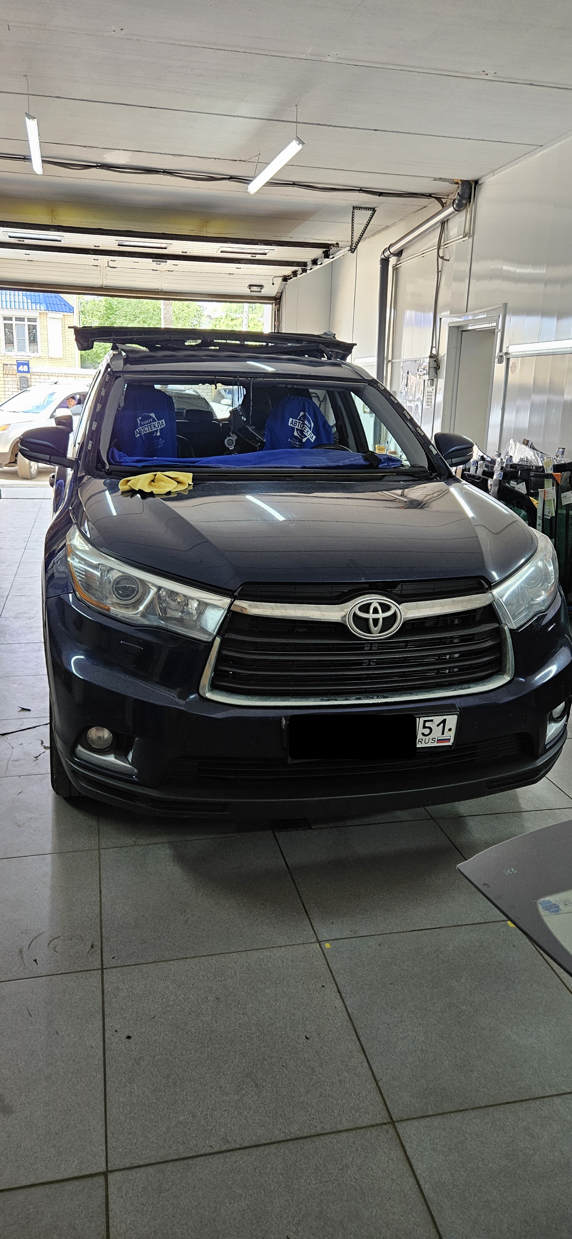 Лобовое стекло на Toyota Highlander