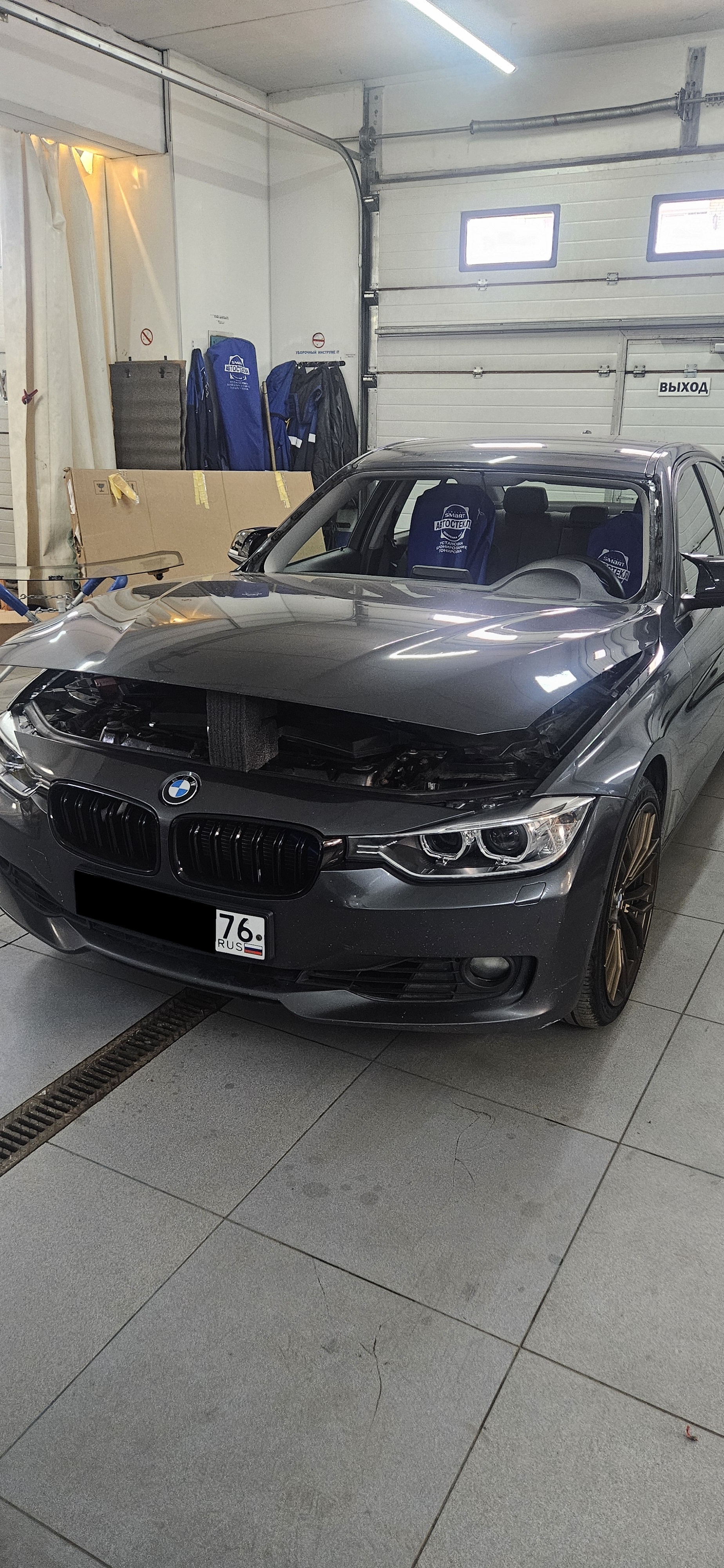 Замена лобового стекла на BMW F30