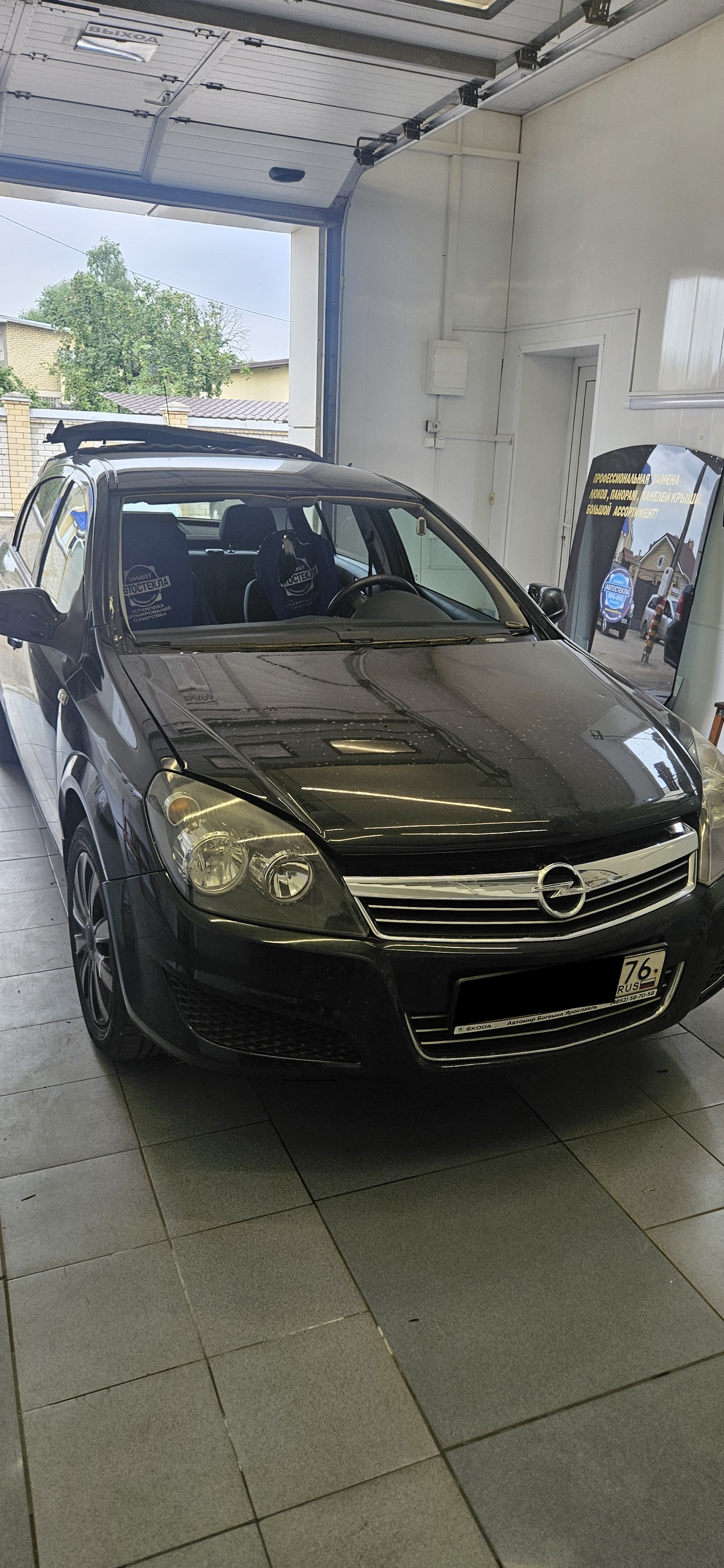 Замена стекла на Opel Astra H 