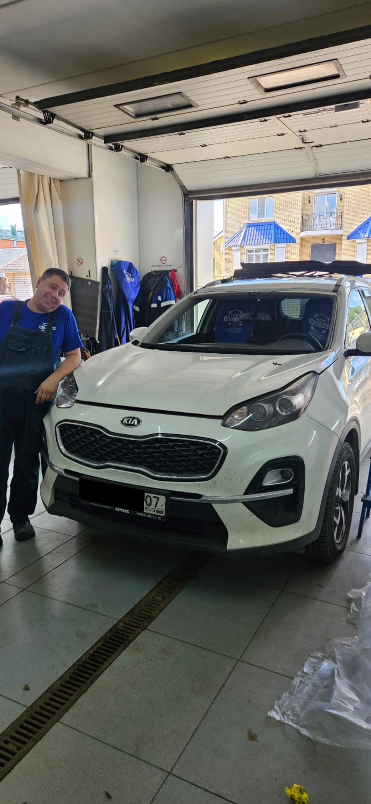 Замена лобового стекла на KIA Sportage — быстро и качественно!