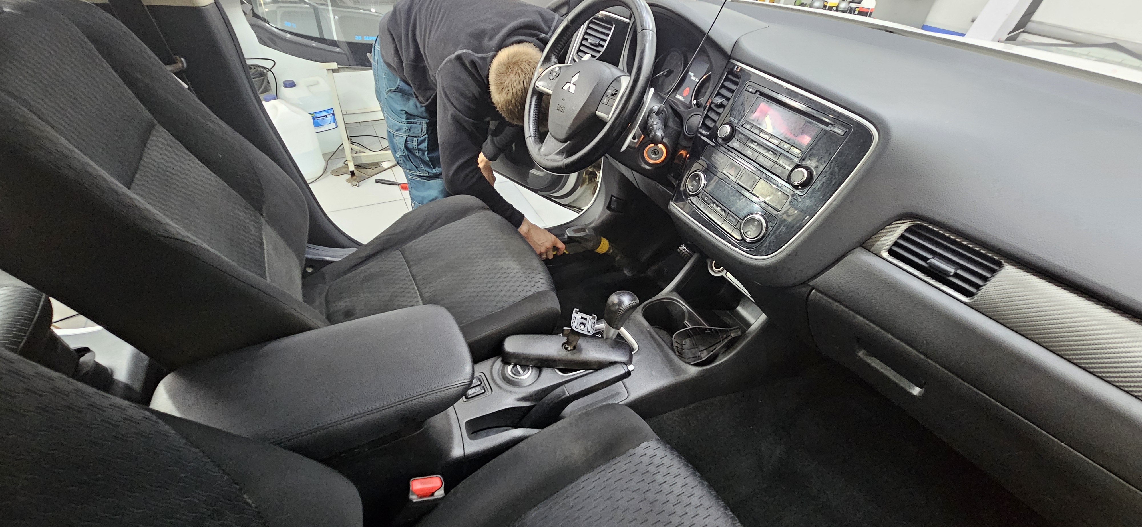 Химчистка салона автомобиля