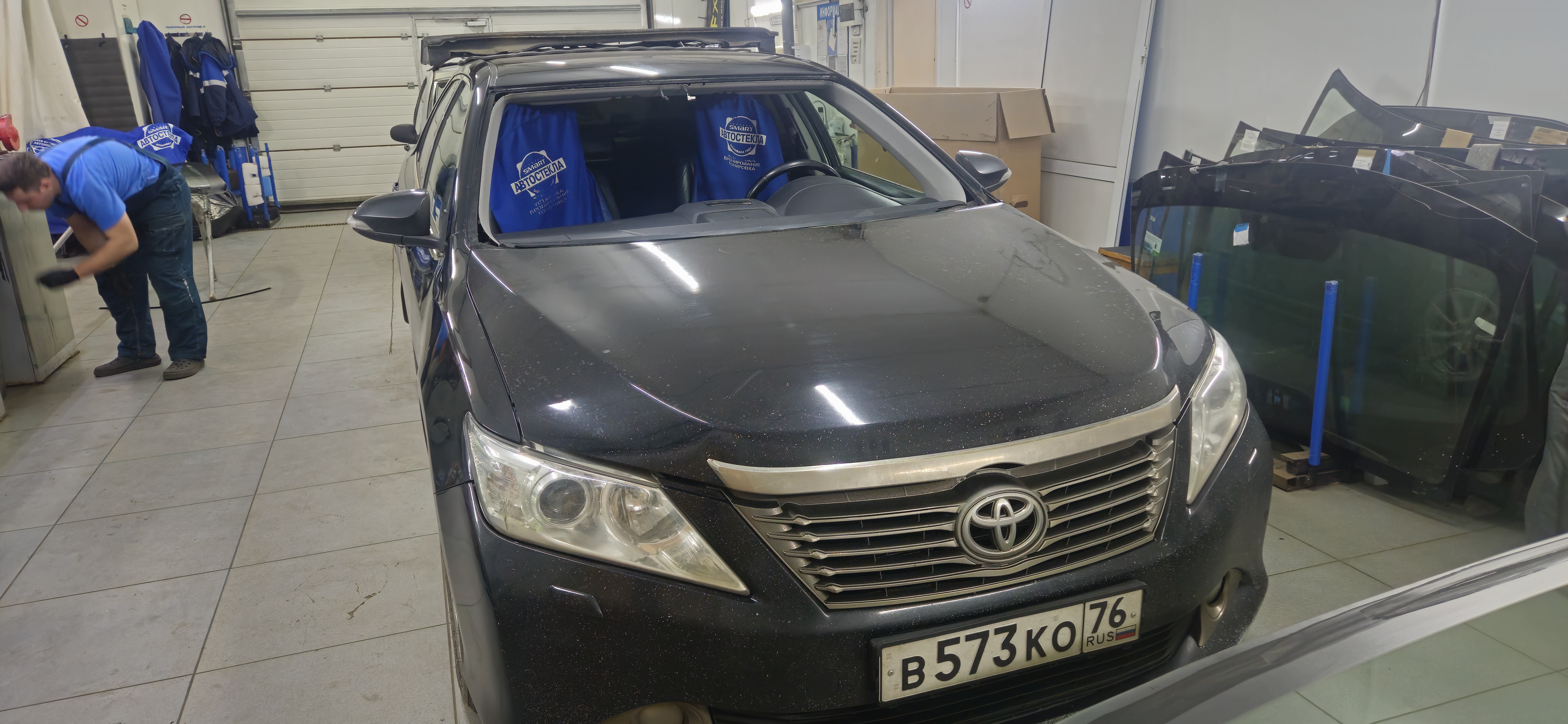 Замена лобового стекла TOYOTA CAMRY