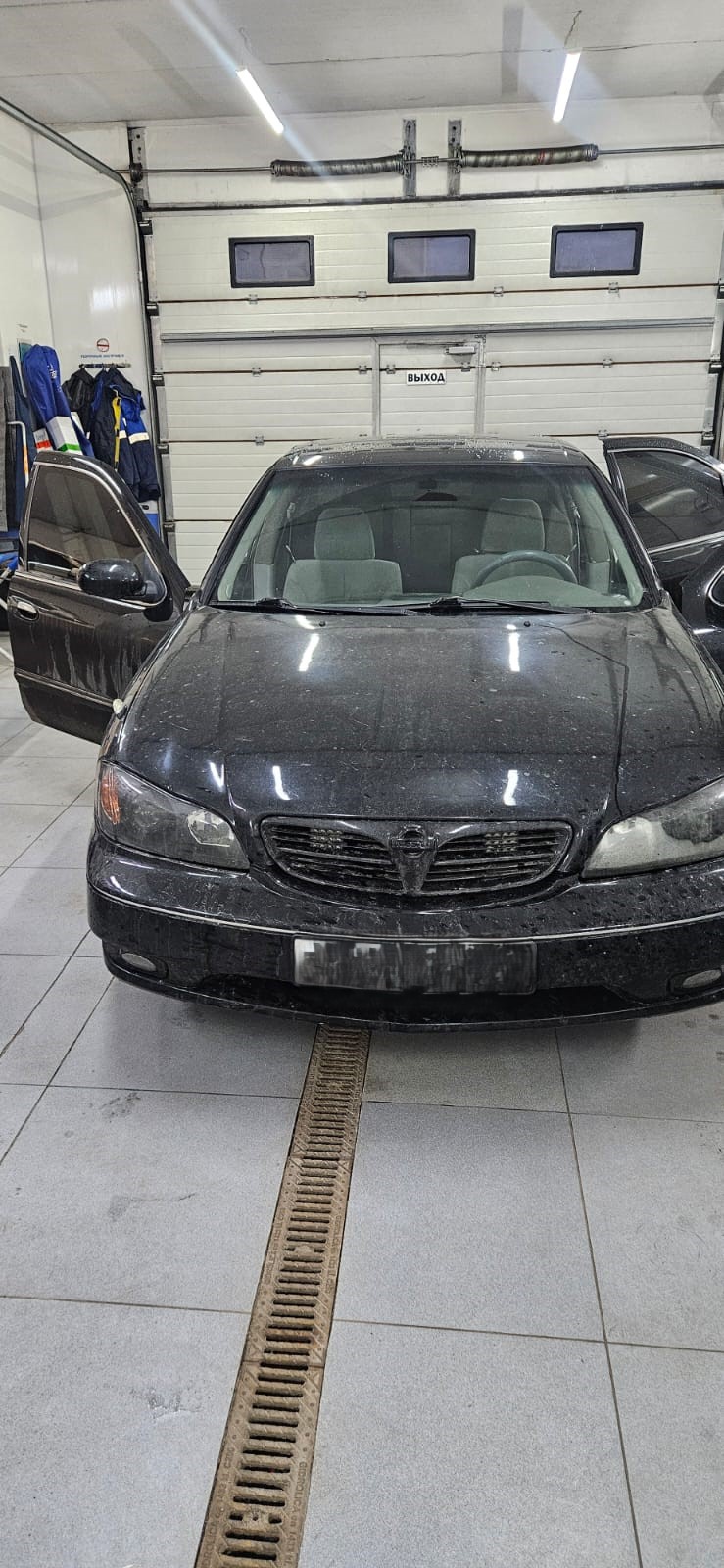 Замена лобового стекла на автомобиле Nissan Maxima