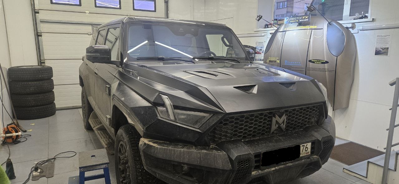Привезли и поменяли лобовое стекло на M-HERO.