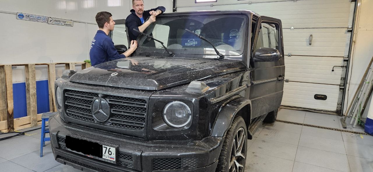 Замена лобового стекла на Mercedes-Benz G-класс: выбор качественного аналога.