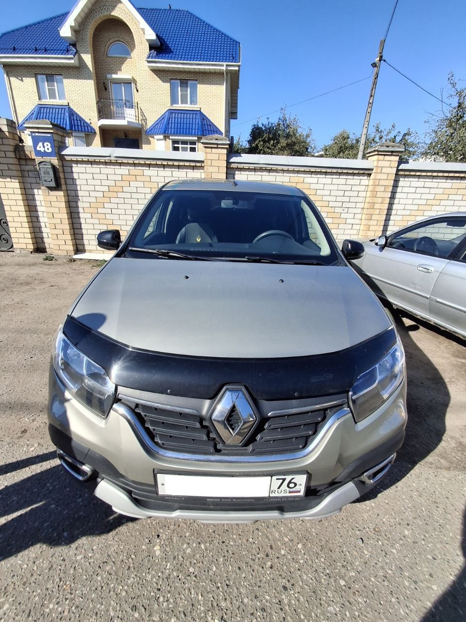 Замена лобового стекла на Логан